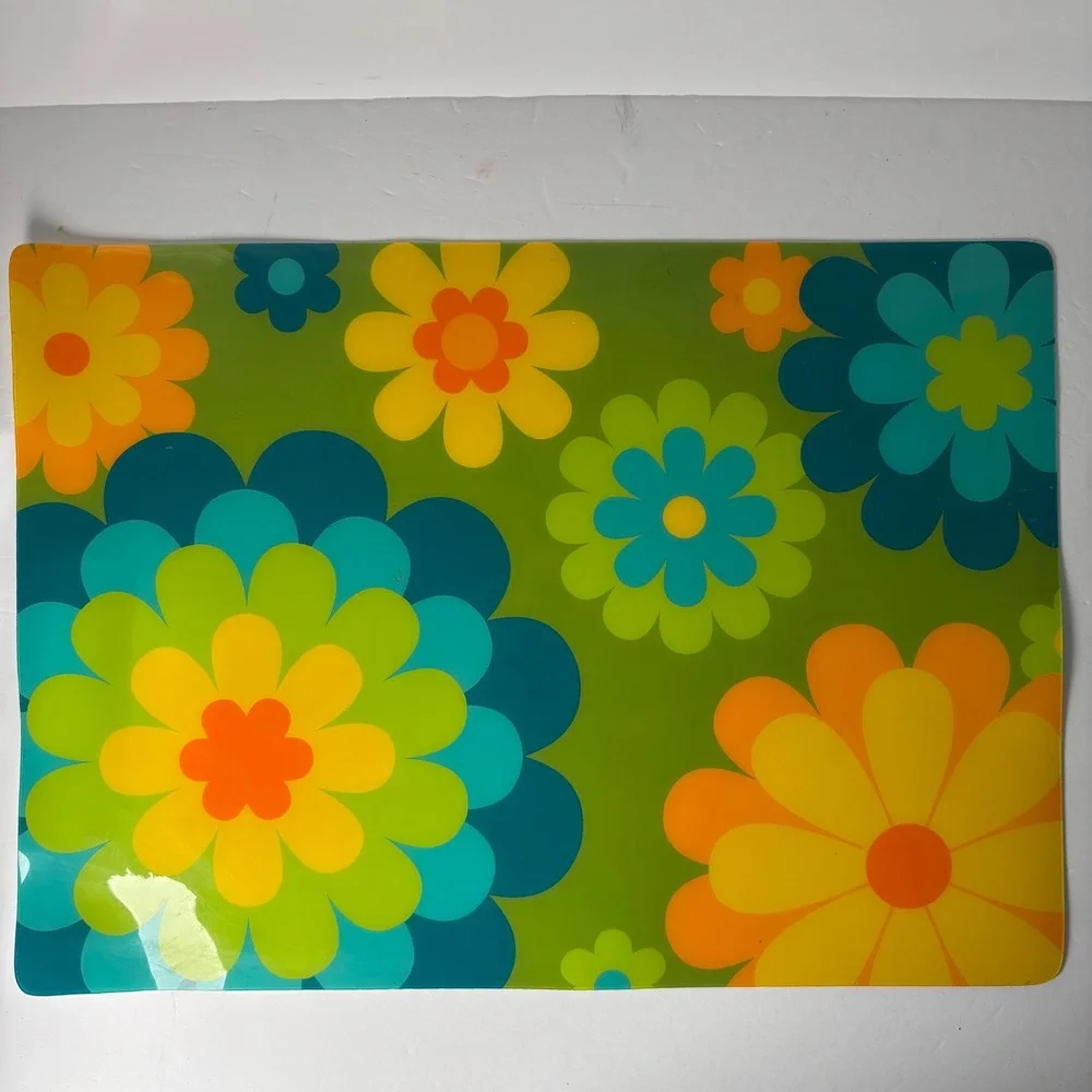 Retro Groovy Floral Daisy Placemats Set of 4 13x18 Green Blue Plastic  Flower